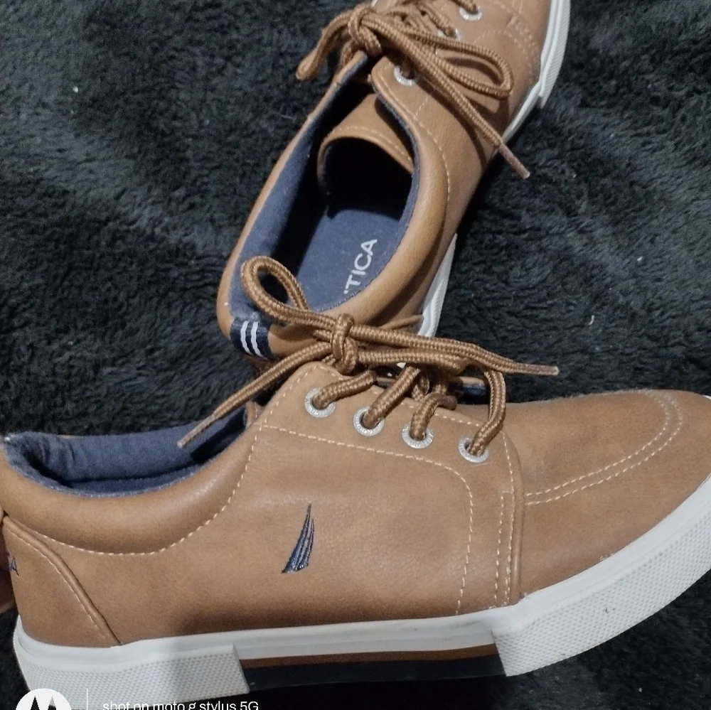 NAUTICA Kids Brown Sneakers Pre-own‎ Sz2